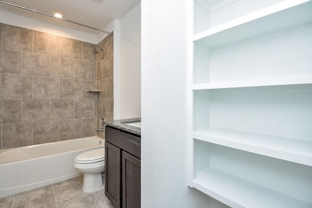 7519 Fierce Friesian Lane, Rosharon, TX 77583