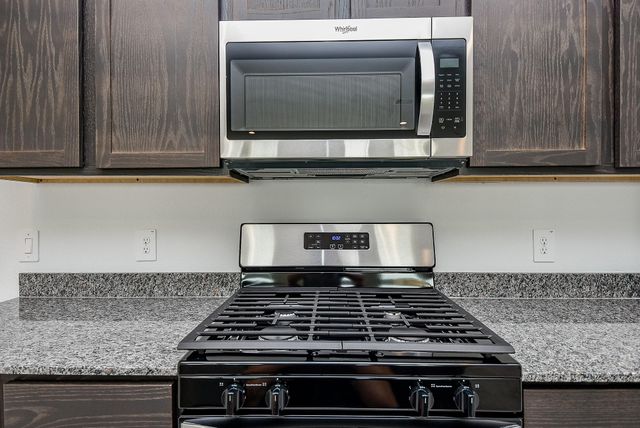 7519 Fierce Friesian Lane, Rosharon, TX 77583