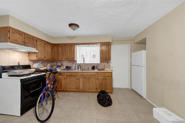 419 Turneur Avenue, Bronx, NY 10473