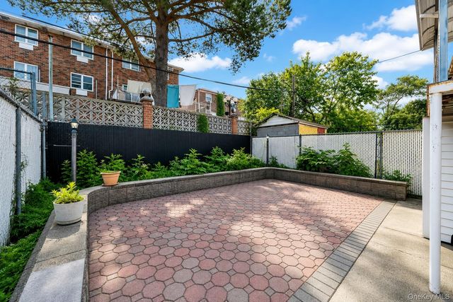 419 Turneur Avenue, Bronx, NY 10473