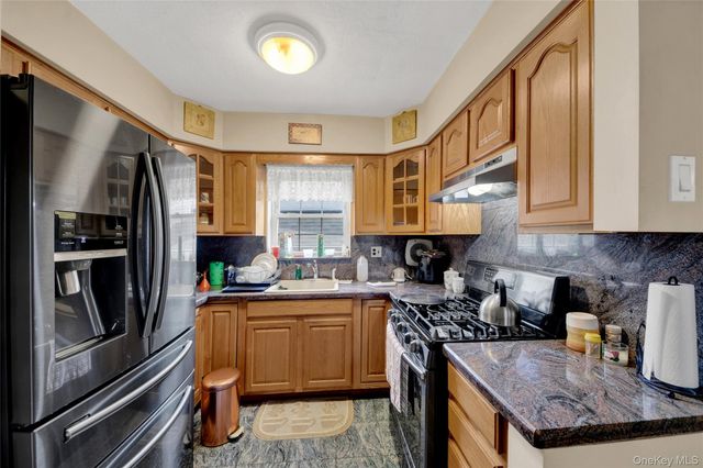 419 Turneur Avenue, Bronx, NY 10473