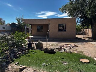 1804 Slate Avenue NW, Albuquerque, NM 87104