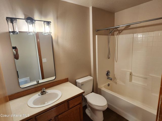 240 W Navaho Ave, Post Falls, ID 83854