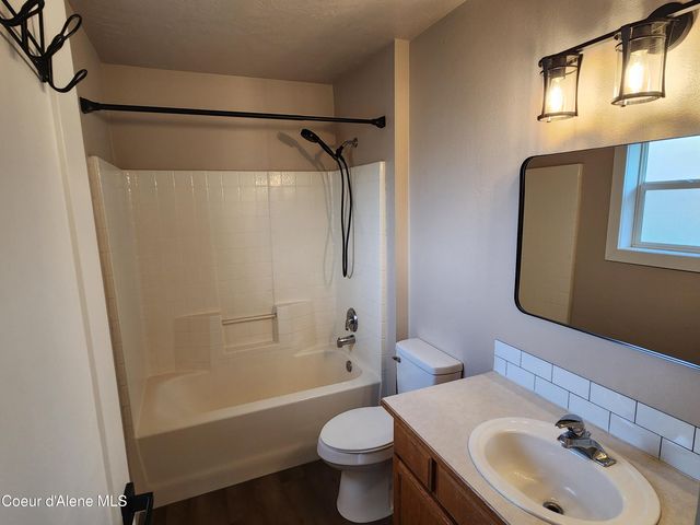 240 W Navaho Ave, Post Falls, ID 83854