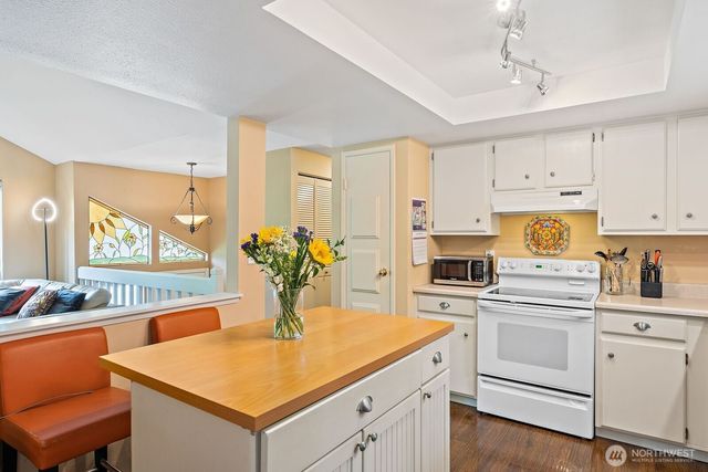 17117 NE 84th Street, Redmond, WA 98052