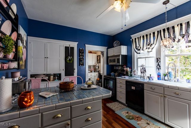 1709 Oak Street, Parkersburg, WV 26101