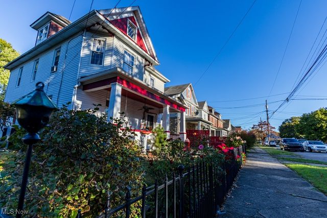 1709 Oak Street, Parkersburg, WV 26101