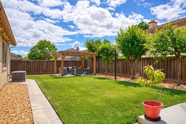 15901 Four Corners Ct, Lathrop, CA 95330