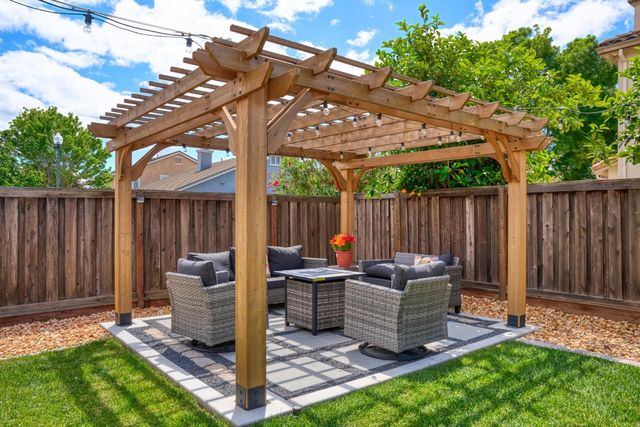 15901 Four Corners Ct, Lathrop, CA 95330