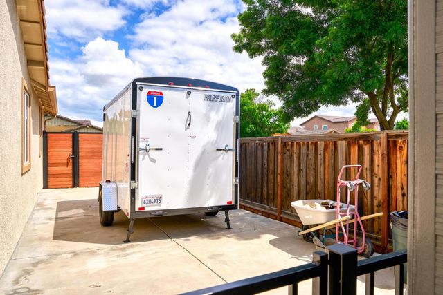 15901 Four Corners Ct, Lathrop, CA 95330