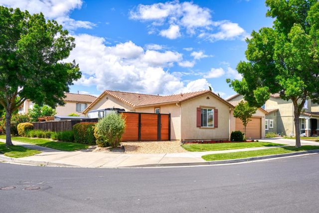 15901 Four Corners Ct, Lathrop, CA 95330