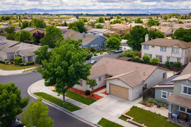 15901 Four Corners Ct, Lathrop, CA 95330