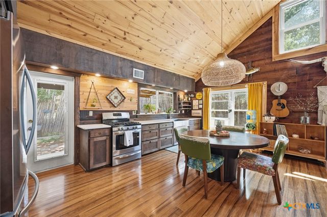 117 Roundup Drive, Wimberley, TX 78676