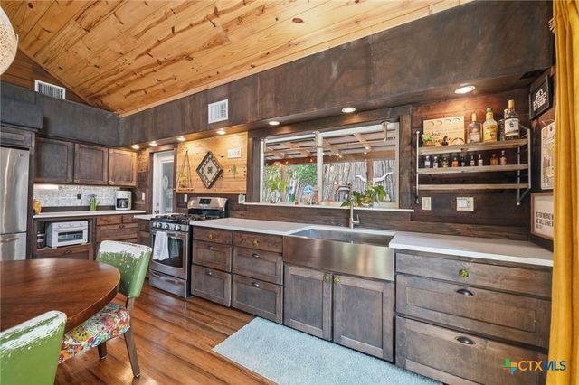 117 Roundup Drive, Wimberley, TX 78676