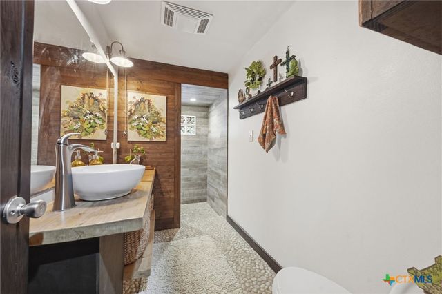 117 Roundup Drive, Wimberley, TX 78676