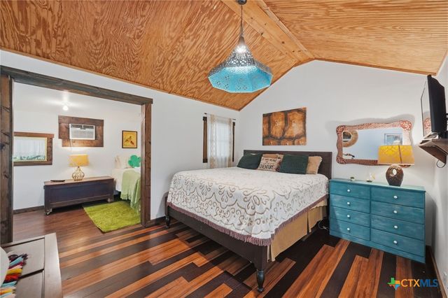 117 Roundup Drive, Wimberley, TX 78676
