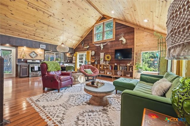 117 Roundup Drive, Wimberley, TX 78676