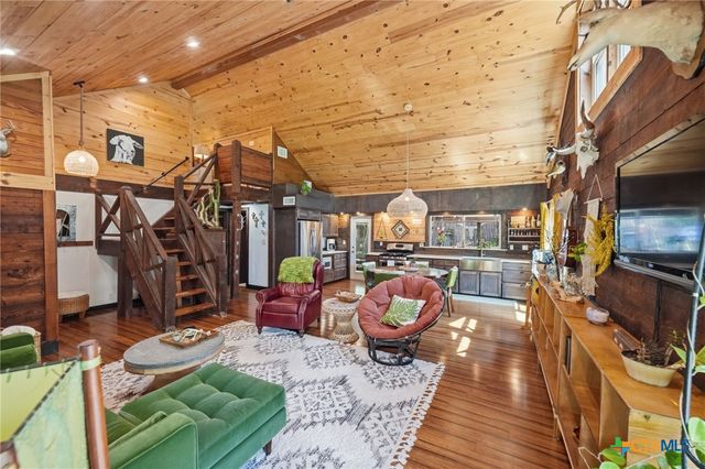 117 Roundup Drive, Wimberley, TX 78676