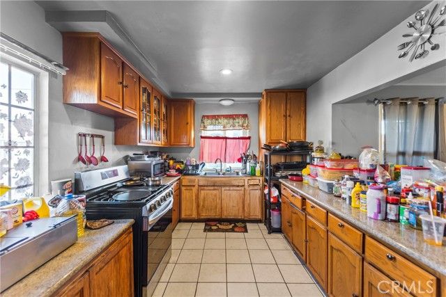 3165 Oakwood Avenue, Lynwood, CA 90262