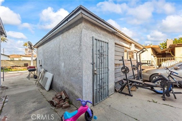 3165 Oakwood Avenue, Lynwood, CA 90262