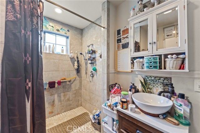 3165 Oakwood Avenue, Lynwood, CA 90262