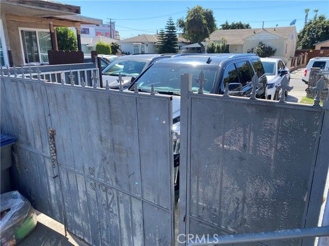 3165 Oakwood Avenue, Lynwood, CA 90262