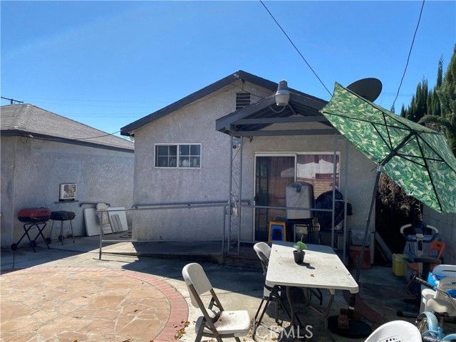 3165 Oakwood Avenue, Lynwood, CA 90262