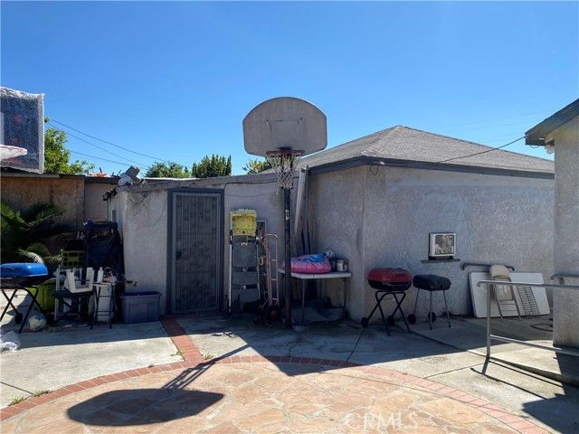 3165 Oakwood Avenue, Lynwood, CA 90262