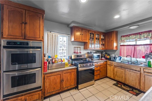 3165 Oakwood Avenue, Lynwood, CA 90262