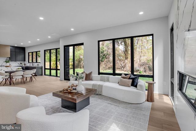 8313 SYRACUSE CIR, Vienna, VA 22180