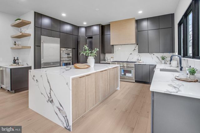 8313 SYRACUSE CIR, Vienna, VA 22180