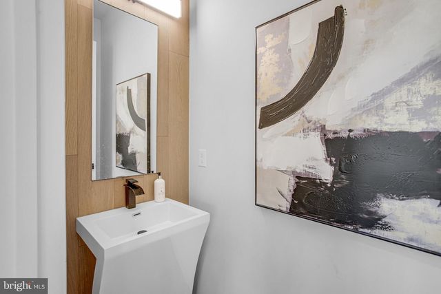 8313 SYRACUSE CIR, Vienna, VA 22180