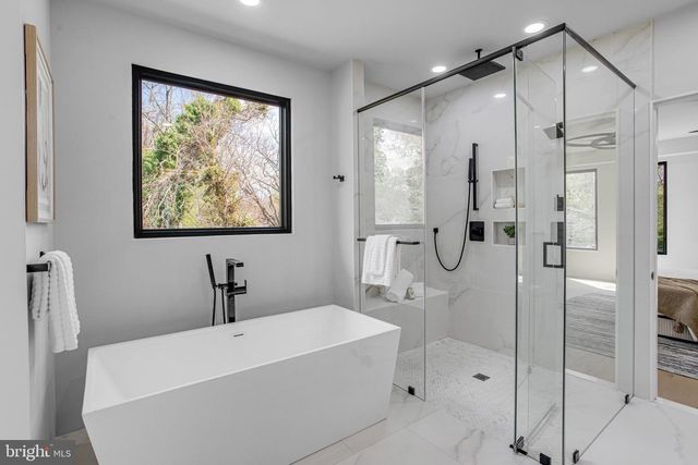 8313 SYRACUSE CIR, Vienna, VA 22180