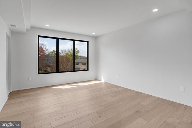 8313 SYRACUSE CIR, Vienna, VA 22180