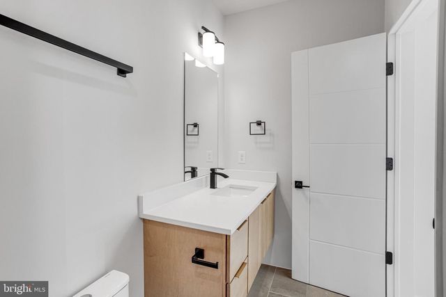 8313 SYRACUSE CIR, Vienna, VA 22180