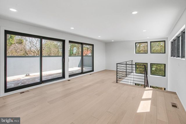 8313 SYRACUSE CIR, Vienna, VA 22180