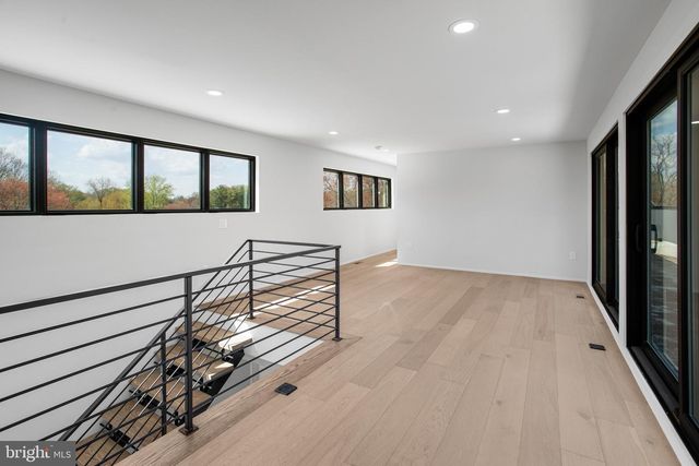 8313 SYRACUSE CIR, Vienna, VA 22180