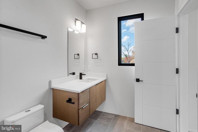 8313 SYRACUSE CIR, Vienna, VA 22180