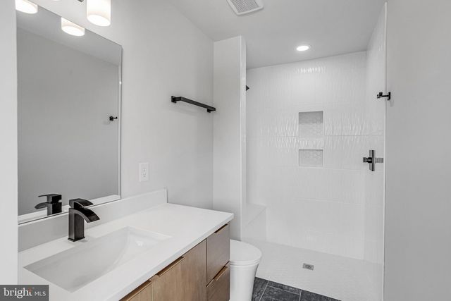 8313 SYRACUSE CIR, Vienna, VA 22180