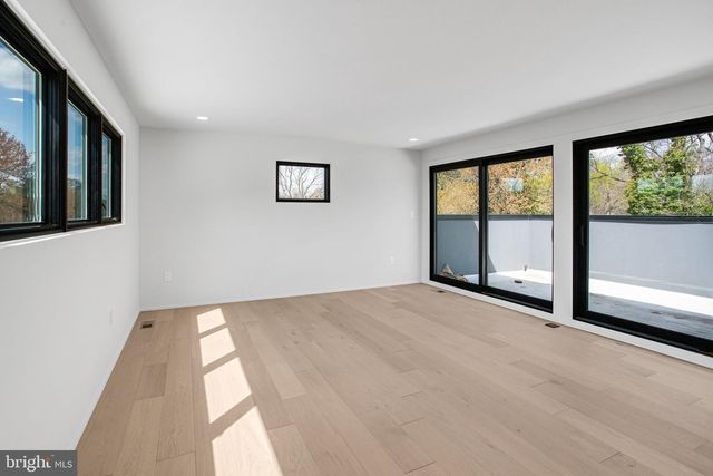 8313 SYRACUSE CIR, Vienna, VA 22180