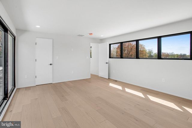 8313 SYRACUSE CIR, Vienna, VA 22180