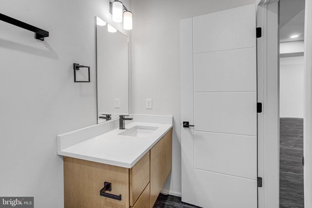 8313 SYRACUSE CIR, Vienna, VA 22180