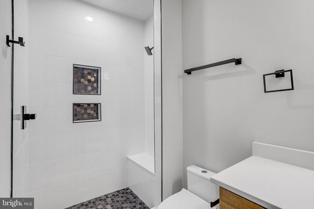 8313 SYRACUSE CIR, Vienna, VA 22180