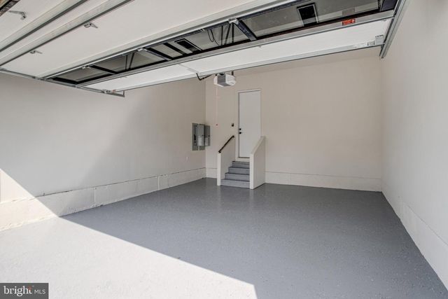 8313 SYRACUSE CIR, Vienna, VA 22180