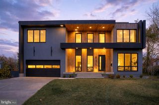 8313 SYRACUSE CIR, Vienna, VA 22180