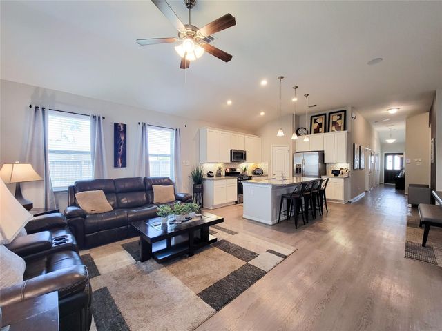 10719 Stella Pond Lane, Houston, TX 77016