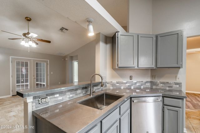 1736 DAYTONA Lane, Jacksonville, FL 32218