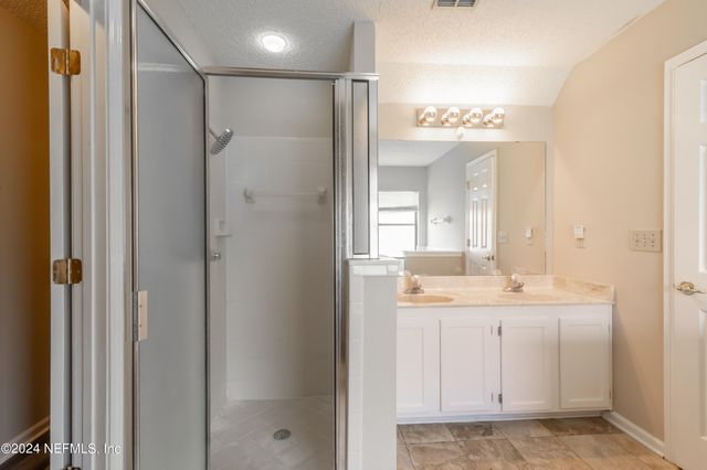1736 DAYTONA Lane, Jacksonville, FL 32218