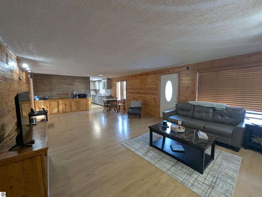 Image 18 of property listing at 534 S Main Street, Au Gres, MI 48703