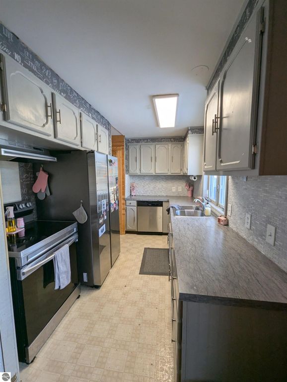 Image 23 of property listing at 534 S Main Street, Au Gres, MI 48703